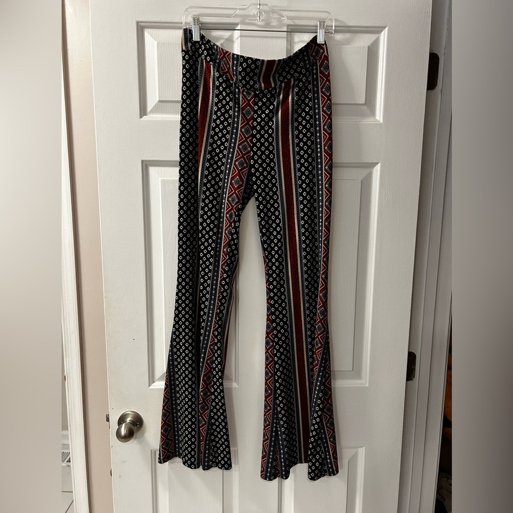 American rag patterned flair leggings